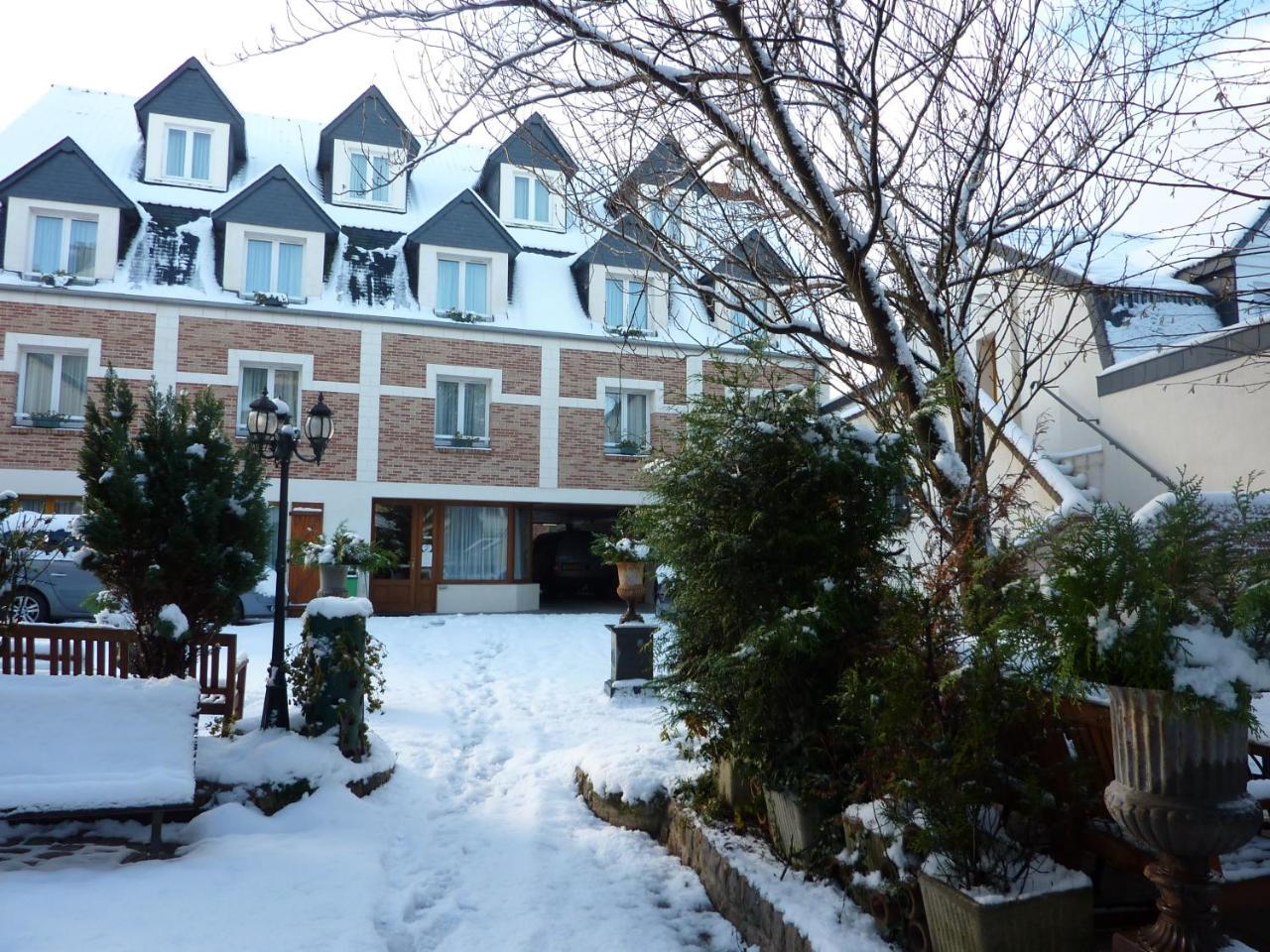 Coq Hotel 몽트뢰유쉬르메르 외부 사진